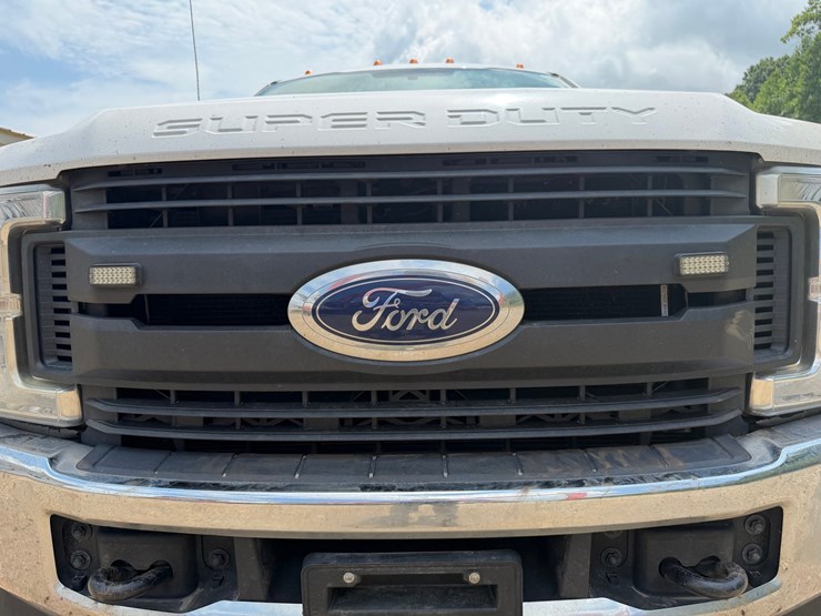 2017-ford-f350-image-39