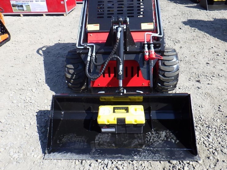 2026-sdlool-323tz-skid-steer-loader-image-5
