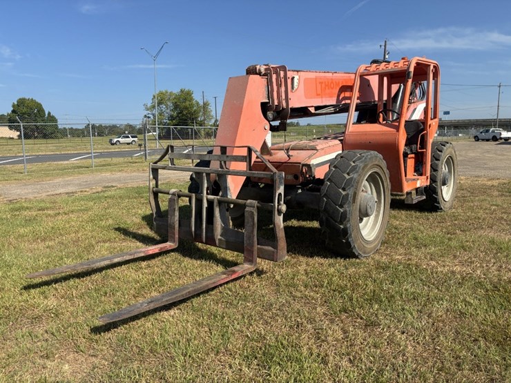 2015-jlg-8042-image-1