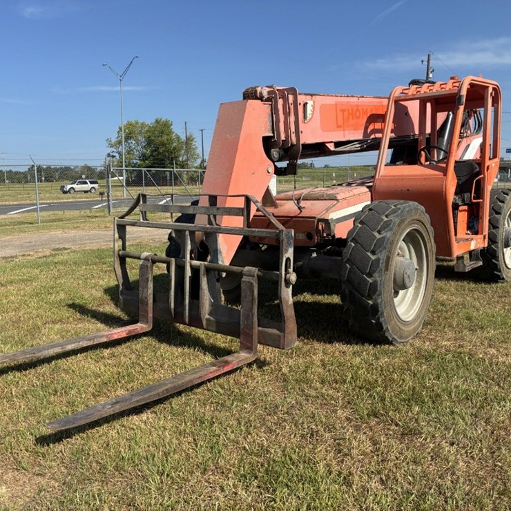 2015 JLG 8042