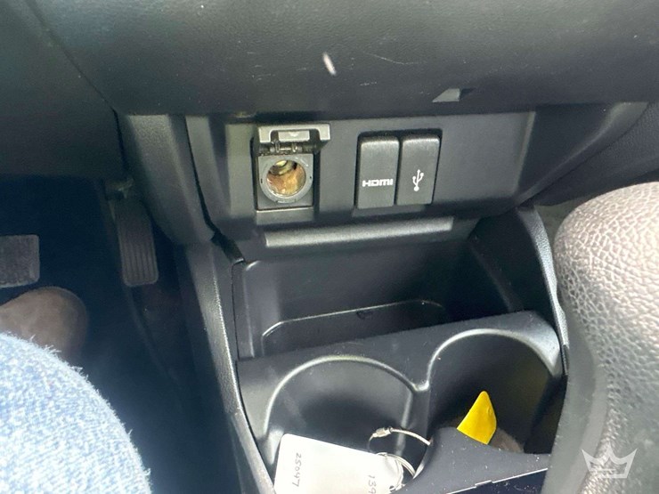 2015-honda-fit-ex-sedan-image-19