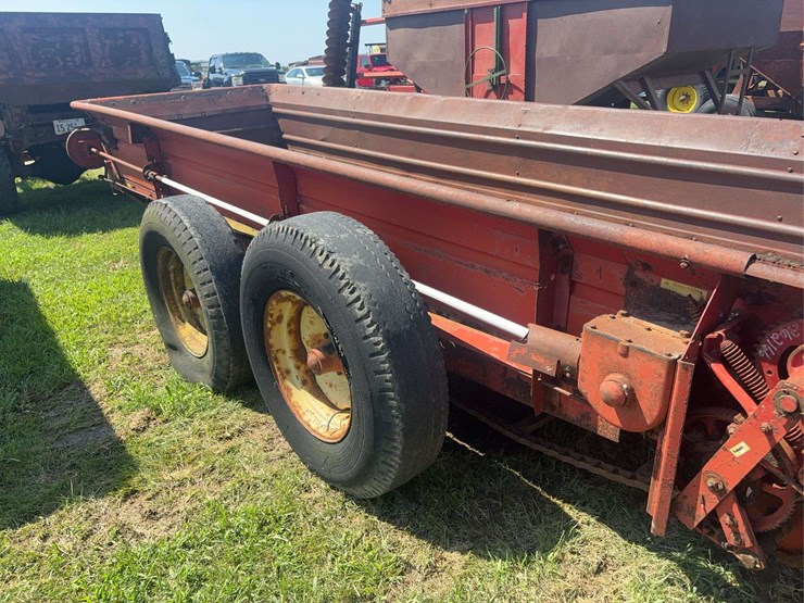 new-holland-676-image-9
