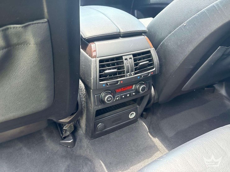 2013-bmw-x5-image-17