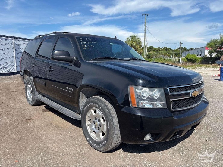 2013-chevrolet-tahoe-image-2