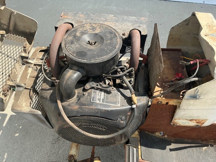 #5552-•-sears-917.25750-vintage-garden-tractor-image-6
