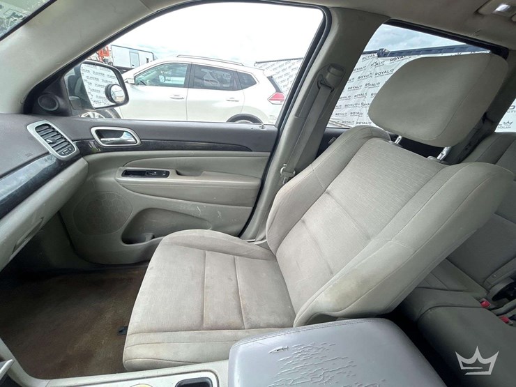 2012-jeep-grand-cherokee-image-19