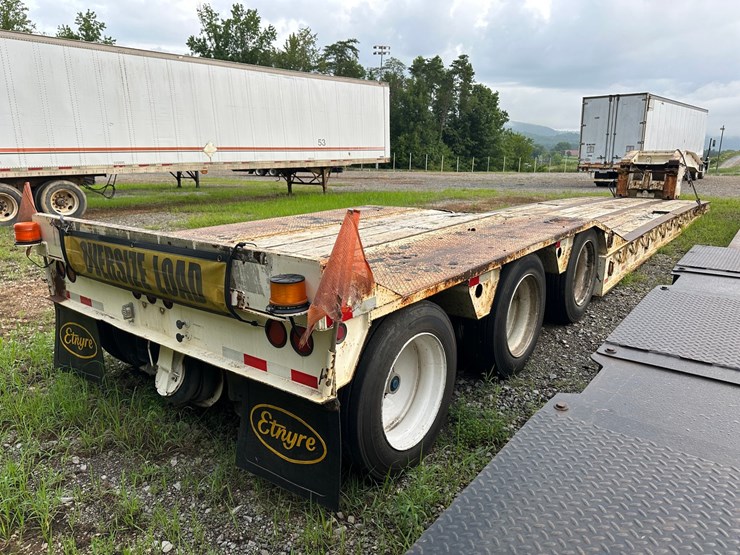 #4525-•-2010-eager-beaver-50-gsl-tri-axle-lowboy-image-5