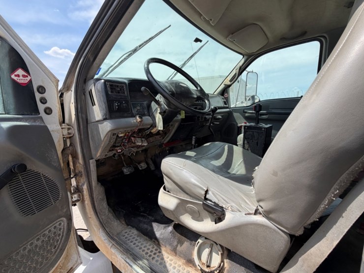 2006-ford-f750-image-9