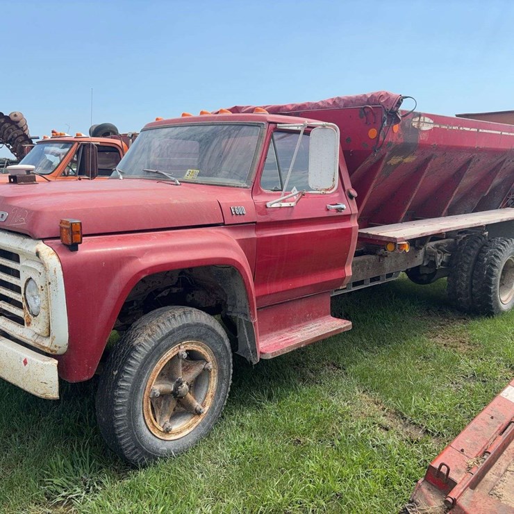 1974 FORD F600