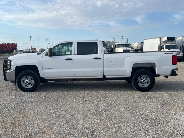 2018-chevrolet-silverado-2500hd-image-8