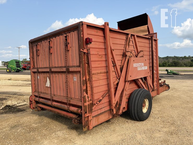 hesston-stakhand-30a-895-image-3