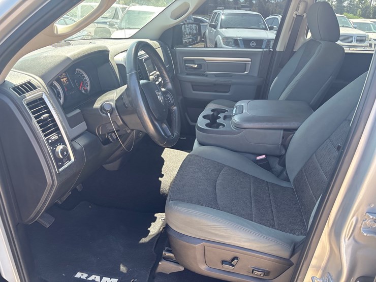 2016-dodge-1500-image-6