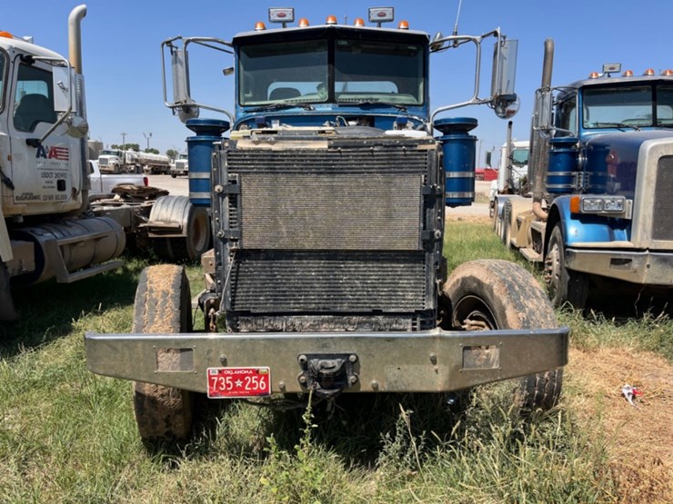 2011-peterbilt-367-image-2