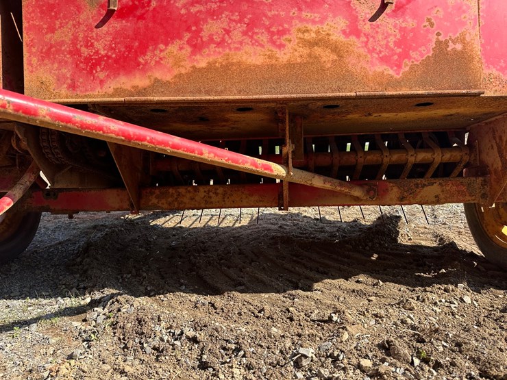massey-ferguson-9-image-16