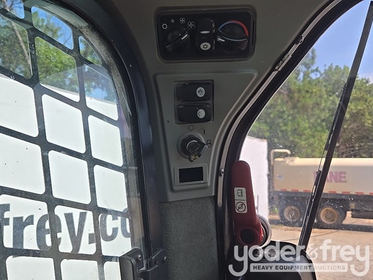 2018-caterpillar-289d-image-32