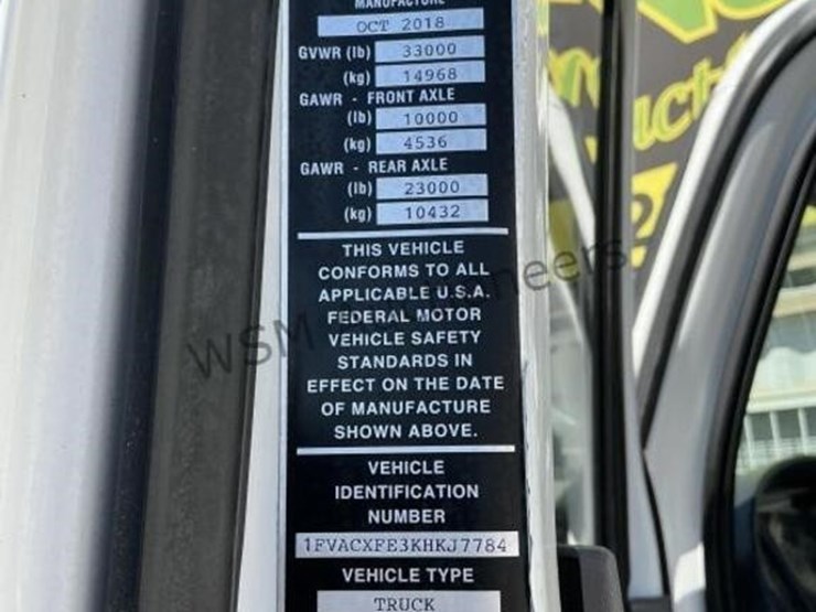 2019-freightliner-m2-106-image-16