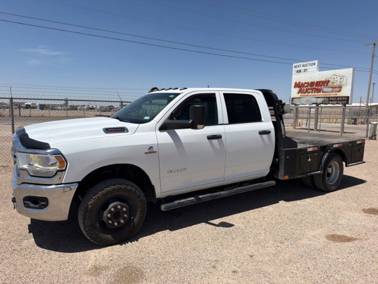2021-dodge-ram-3500-image-1
