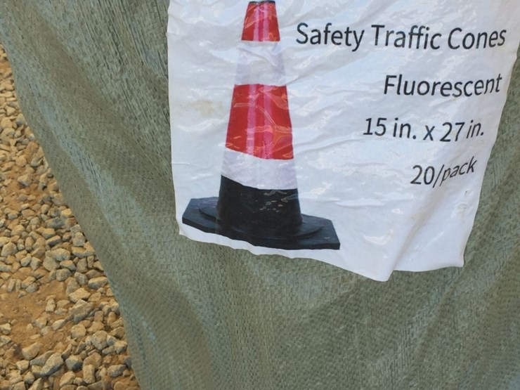 (20)-unused-florescent-safety-traffic-cones.-image-3