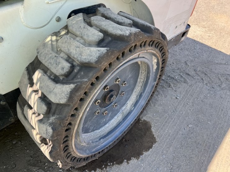 2017-bobcat-s550-image-12