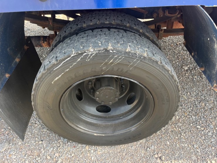 2016-ford-f550-image-12