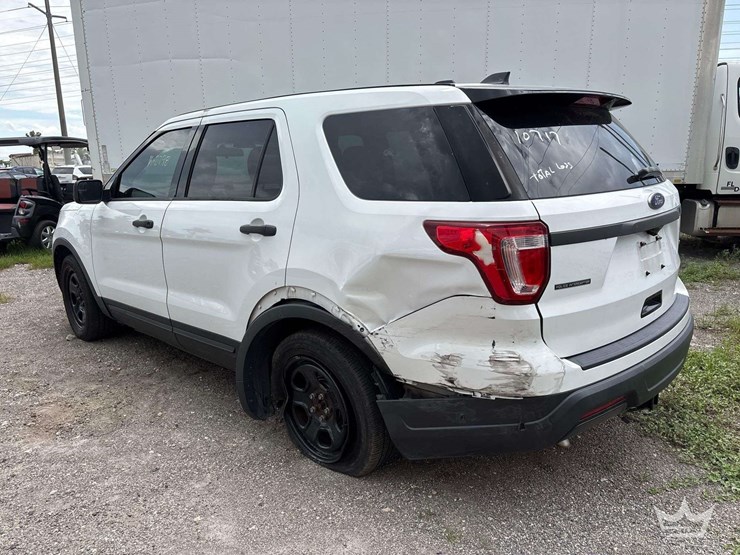 2018-ford-explorer-image-4