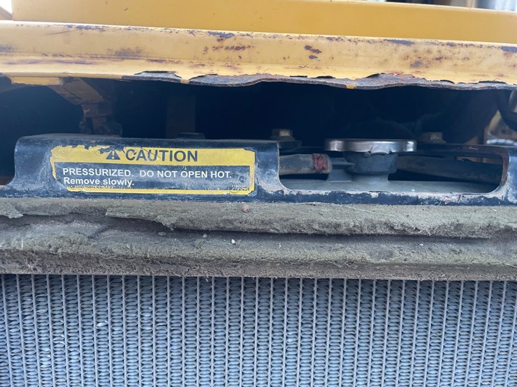 deere-325-image-26