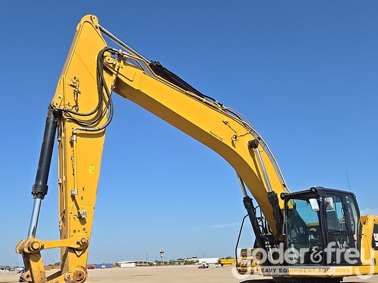 2019-caterpillar-336-image-24