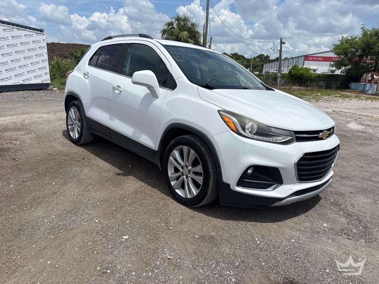 2018-chevrolet-trax-suv-image-2