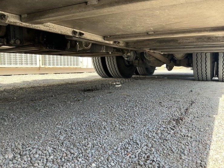 2019-freightliner-114sd-image-33