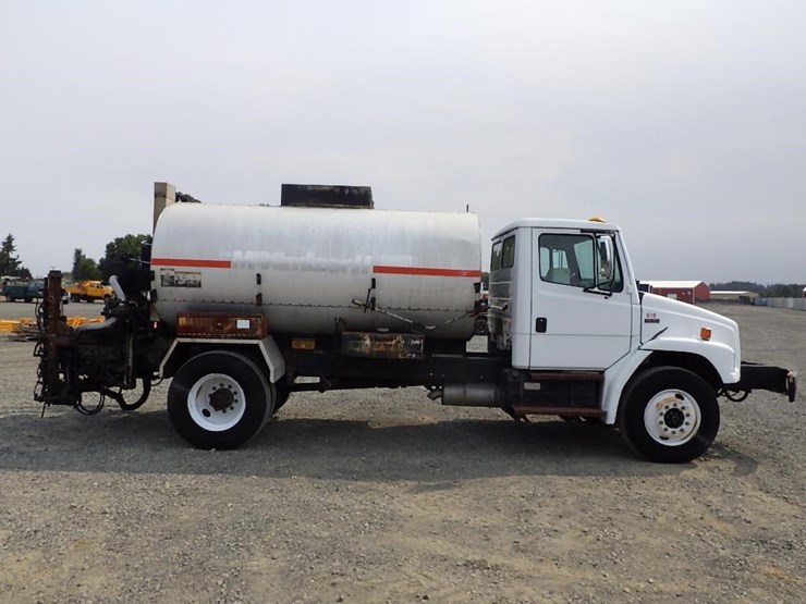 1999-freightliner-fl70-image-6