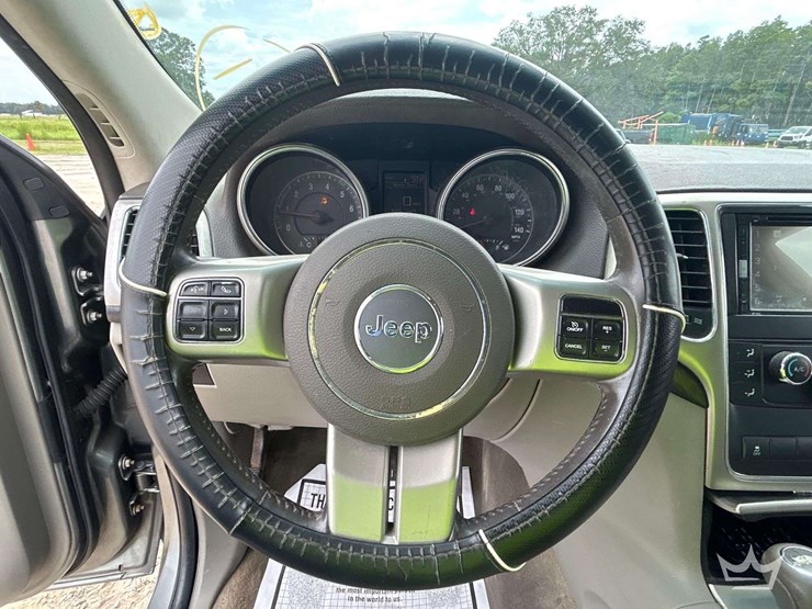 2012-jeep-grand-cherokee-image-12