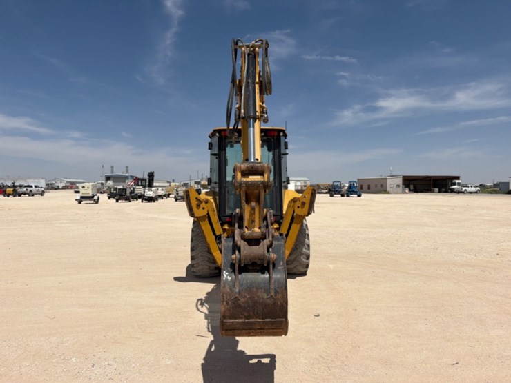 2021-caterpillar-420f2-it-image-6