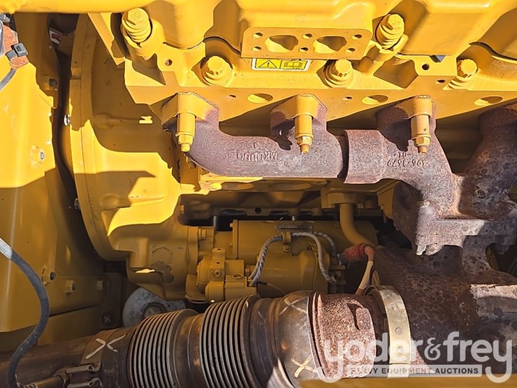 2019-caterpillar-336-image-57