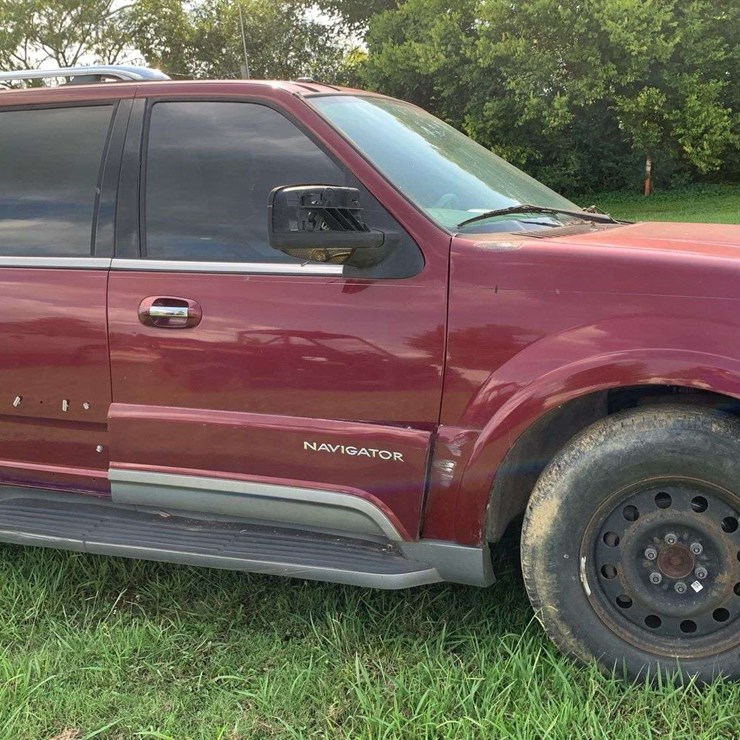 2004 FORD NAVIGATOR