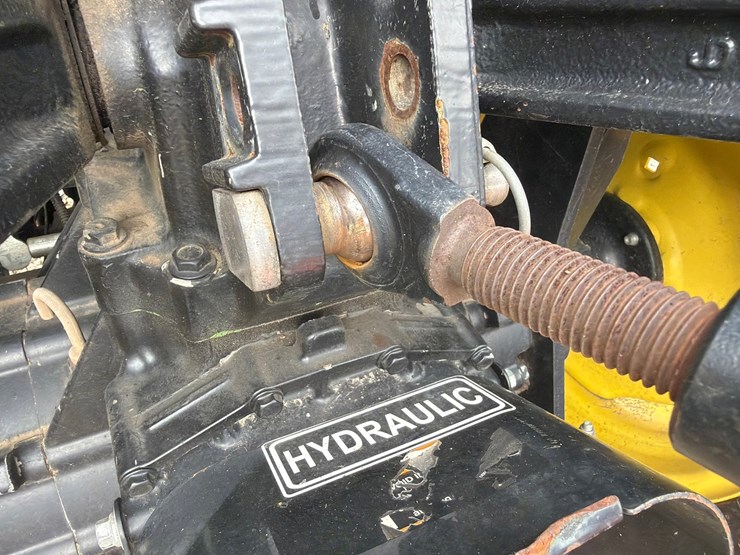 john-deere-3032e-image-27