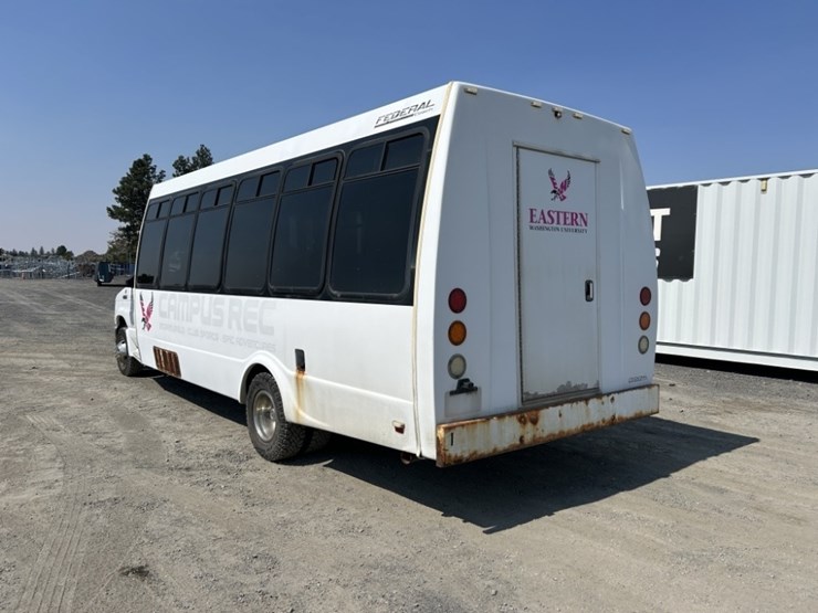 2012-ford-e450-sd-image-3