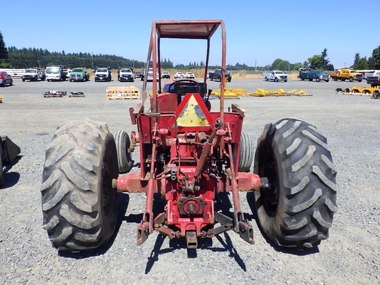 international-i-656-tractor-image-6