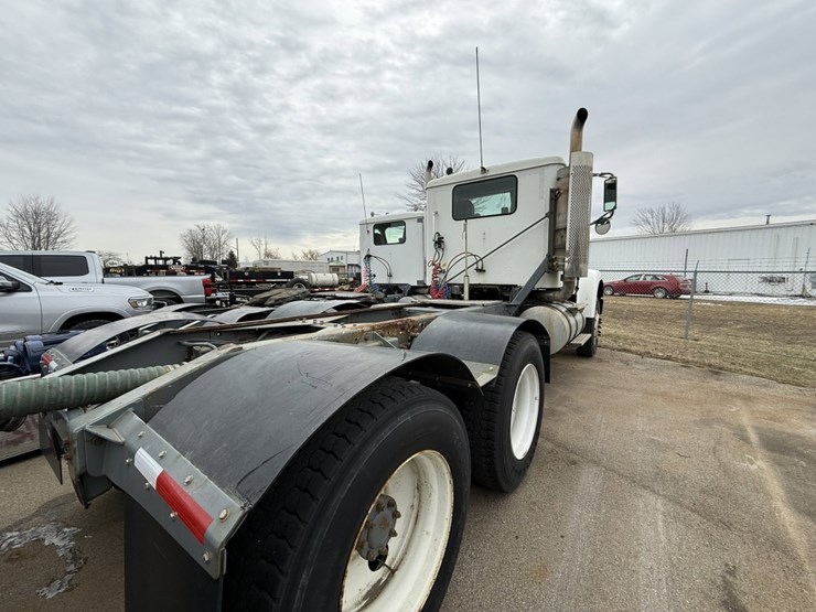 2006-international-(inoperable)-5900i-day-cab-image-5