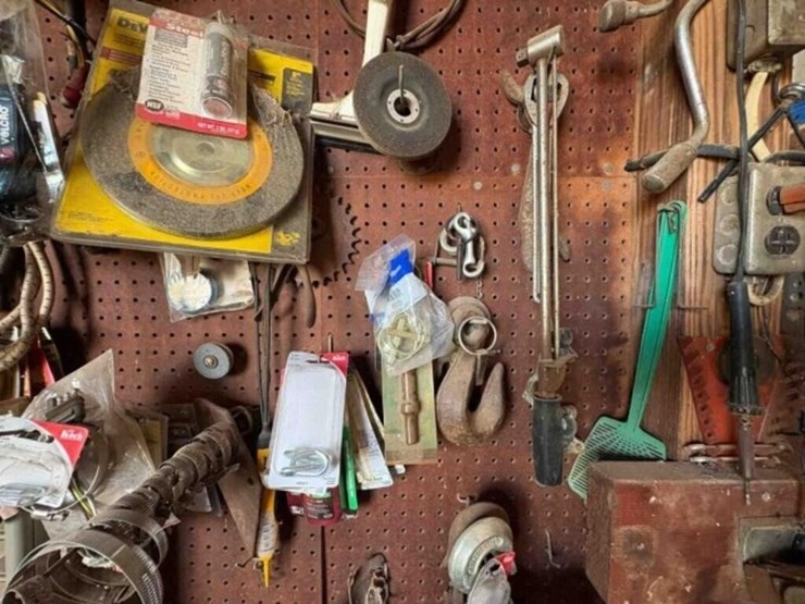 contents-of-northwest-wall-image-3