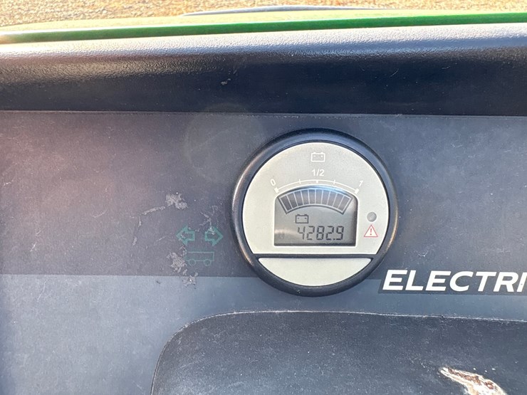 2015-john-deere-gator-image-3