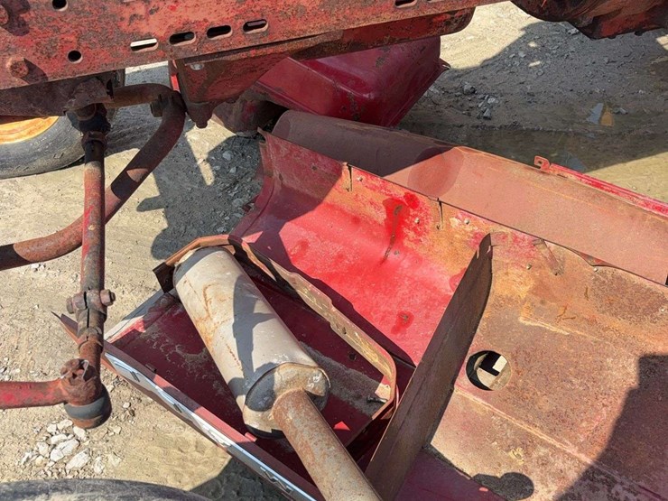 case-ih-560-image-4