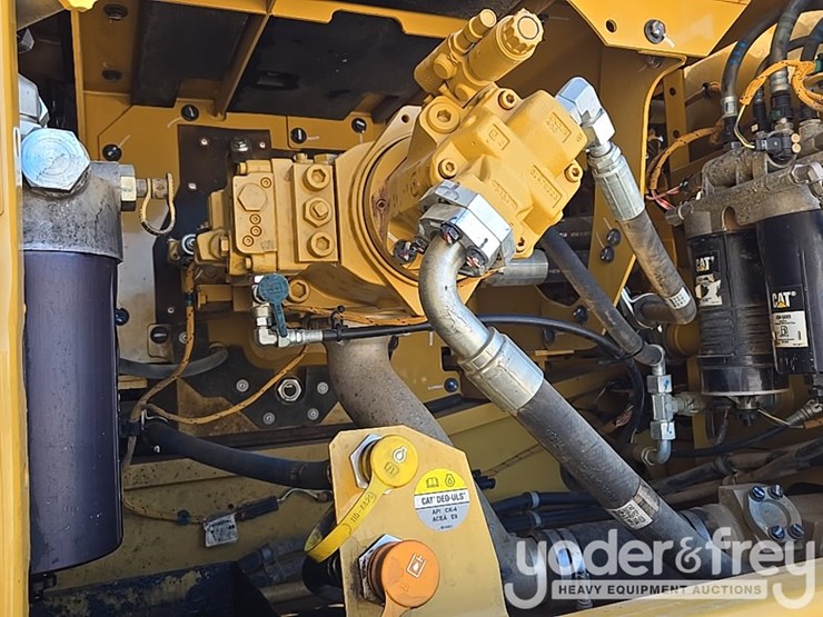 2019-caterpillar-336-image-40