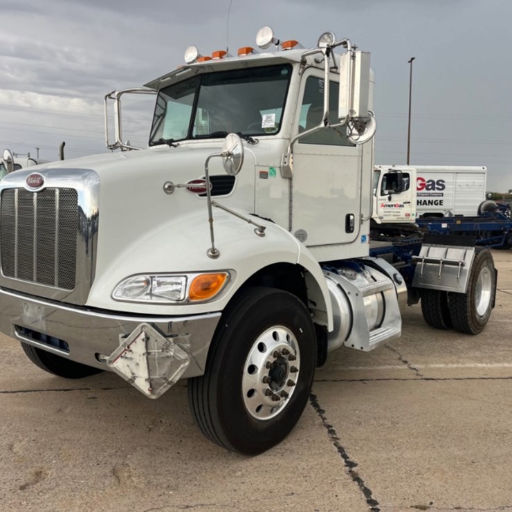 2012 PETERBILT 337