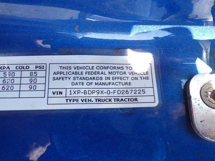2015-peterbilt-325-image-52