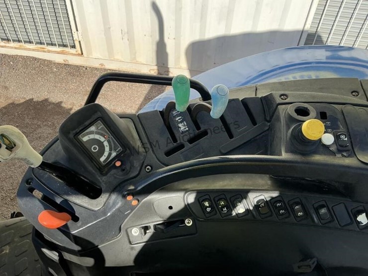 new-holland-ls125a-ag-tractor-image-19