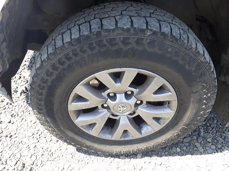 2018-toyota-tacoma-image-10
