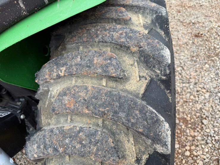 john-deere-3032e-image-80