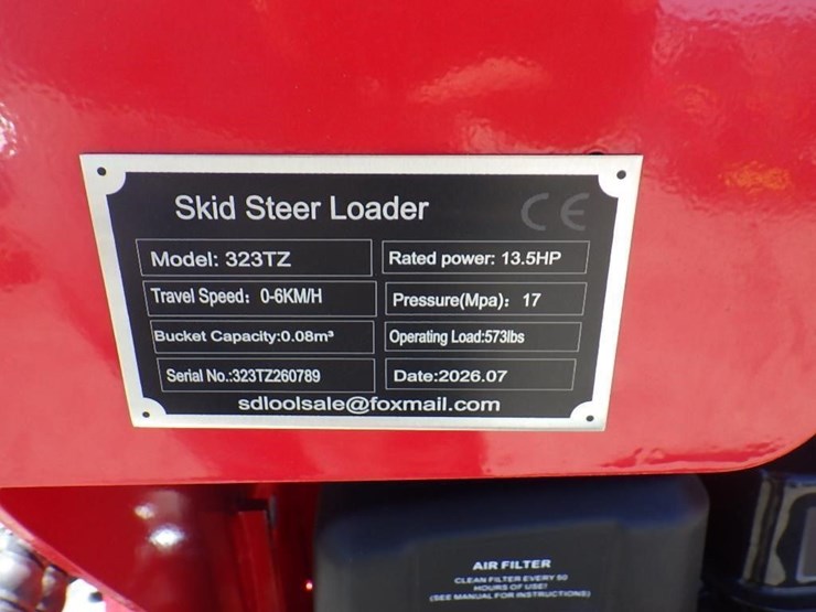 2026-future-323tz-skid-steer-loader-image-13