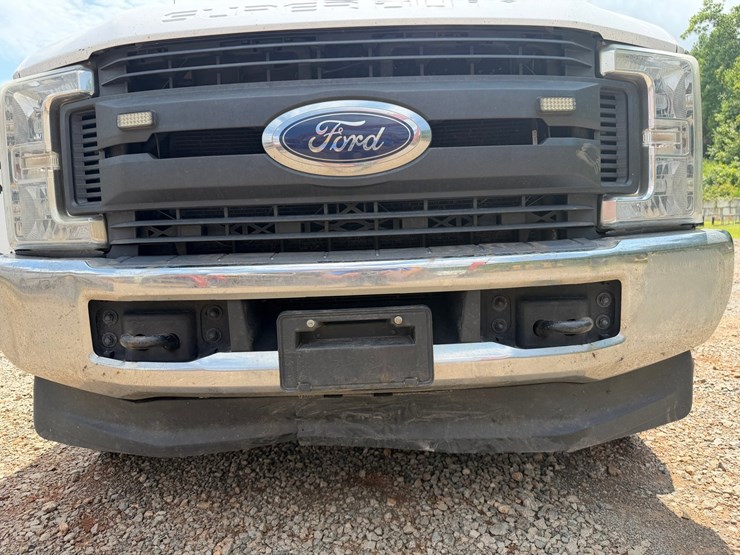 2017-ford-f350-image-40