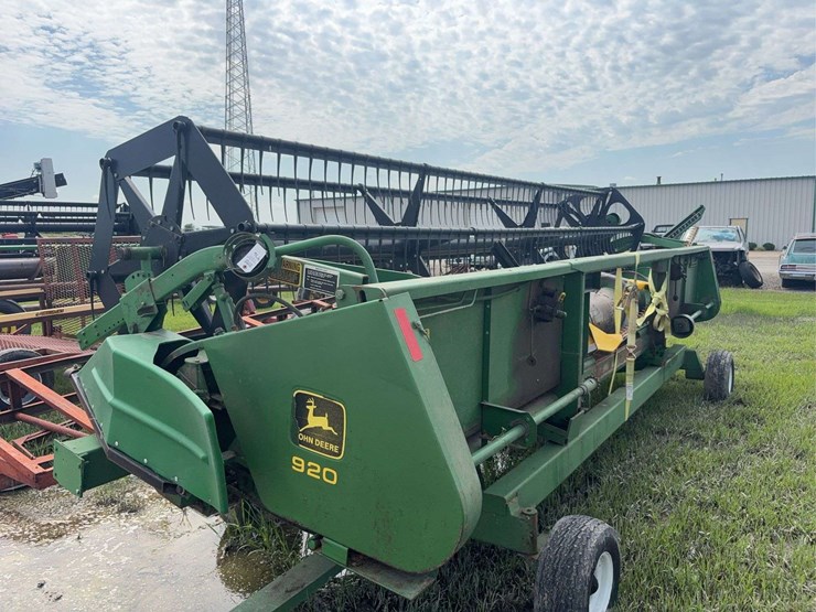 john-deere-920-image-1